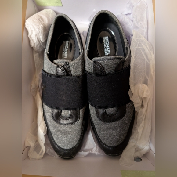 Michael Kors MK Trainer Scuba Grey/Black Sneakers Size 7.5 MSRP $125 - Picture 5 of 6